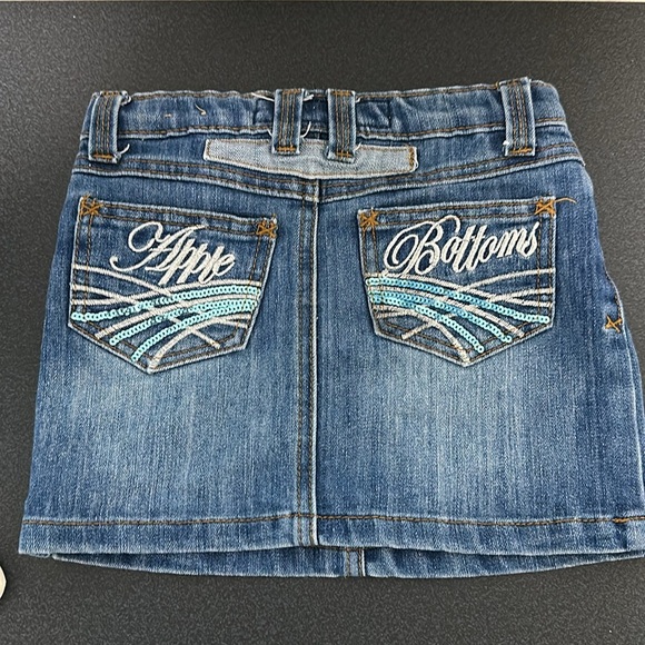 Apple Bottoms skirt - Picture 2 of 3